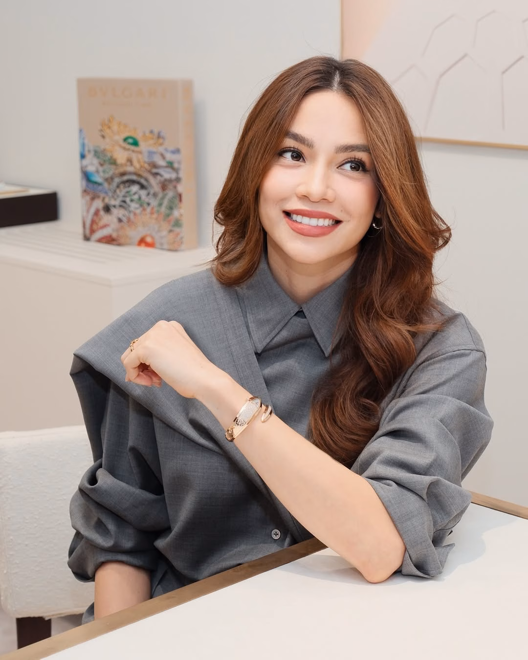 Cô sở hữu khí chất sang khó ai đọ được