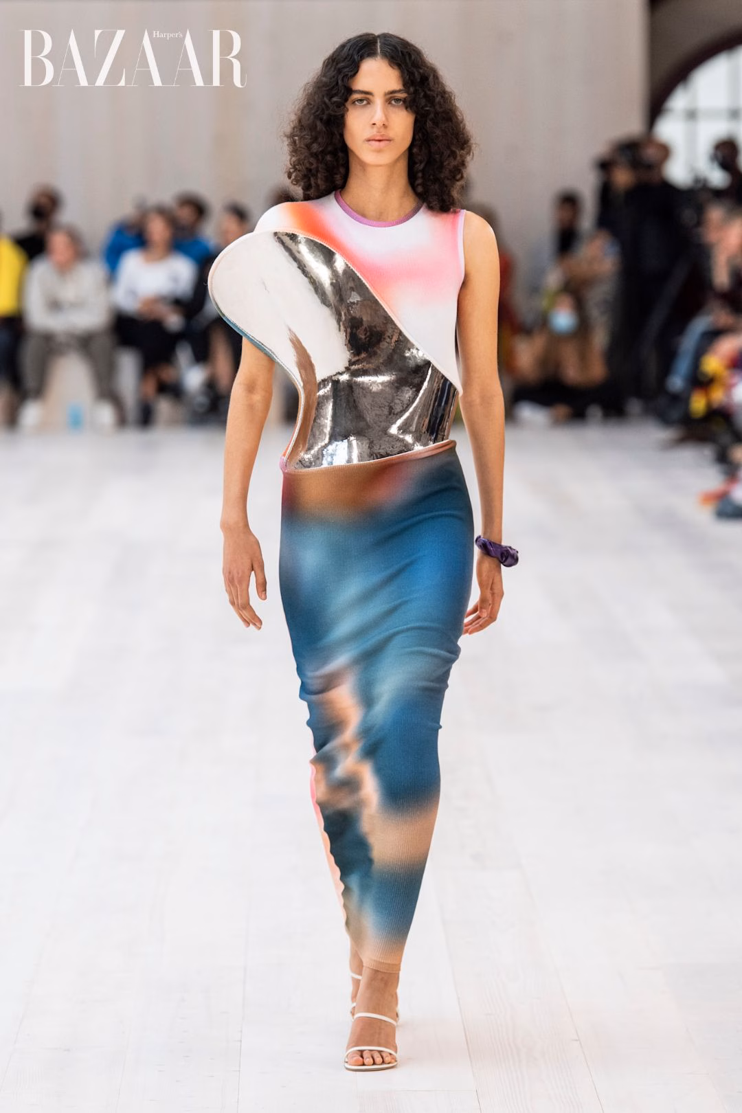 BST LOEWE ready-to-wear Xuân Hè 2022. Ảnh: ImaxTree