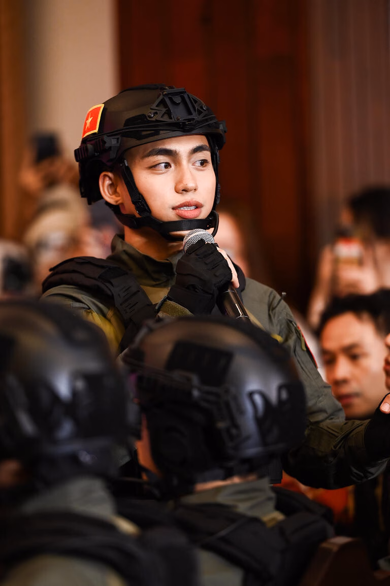 Mono, Binz, Phan Mạnh Quỳnh hóa thân thành chiến sĩ công an