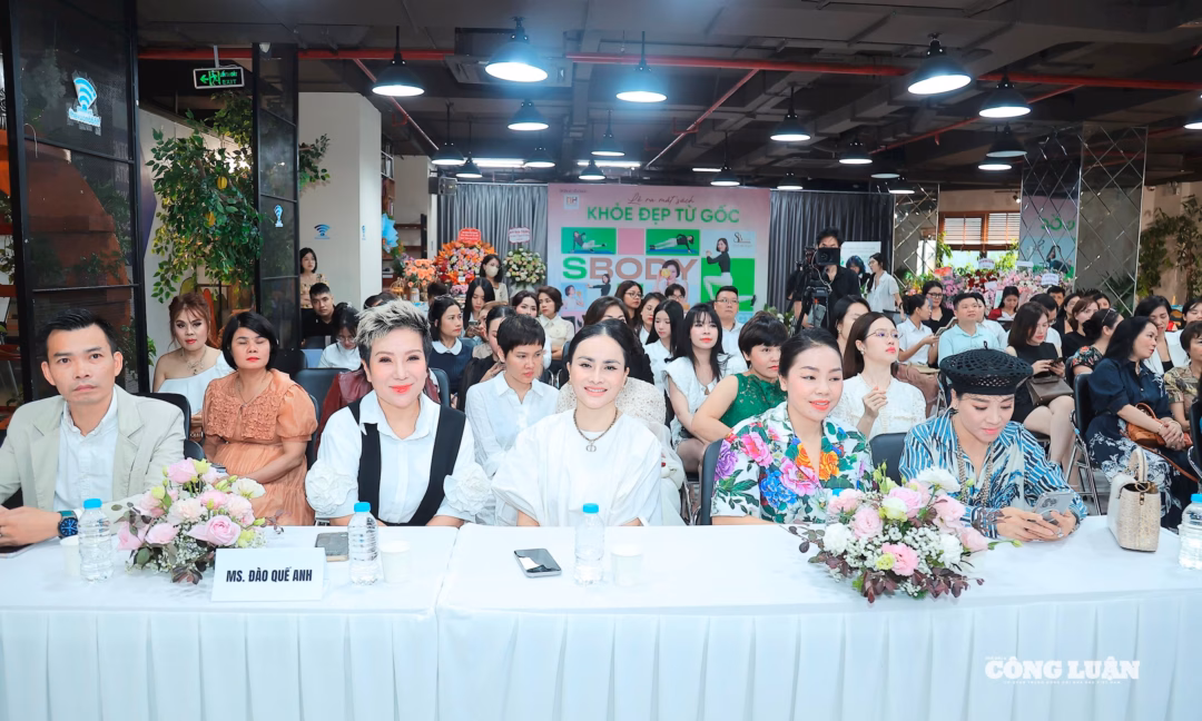 Khách mời tham dự sự kiện ra mắt sách "Khoẻ đẹp từ gốc".