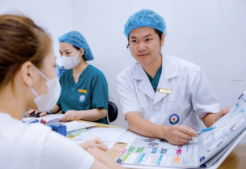 ThS.BS Trịnh Văn Du, Trung tâm Hỗ trợ sinh sản, Bệnh viện Bưu điện. Ảnh: BVCC.