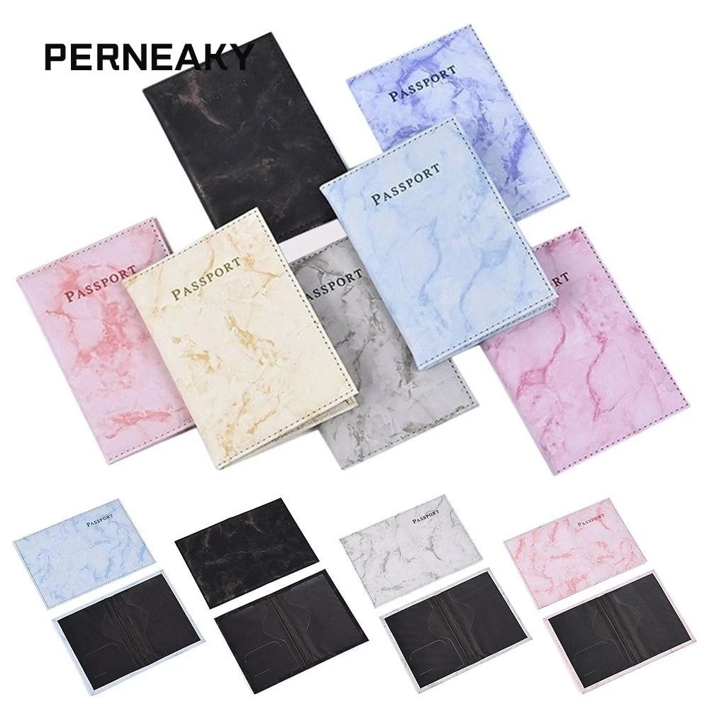 Làm thế nào để bảo vệ ví và thẻ tín dụng của bạn khi đi du lịch trong trời mưa mà không cần mua ví chống nước mới?