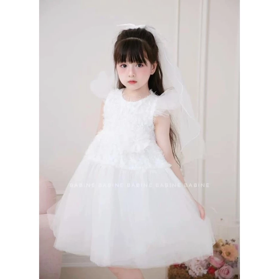 Lựa chọn váy công chúa cho bé gái như thế nào để không bị lãng phí tiền?