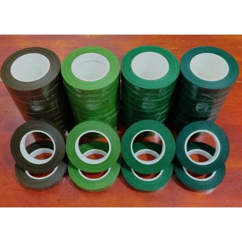 Sử dụng băng keo sáp quấn cành hoa như thế nào để không bị gãy cành khi cắm hoa?