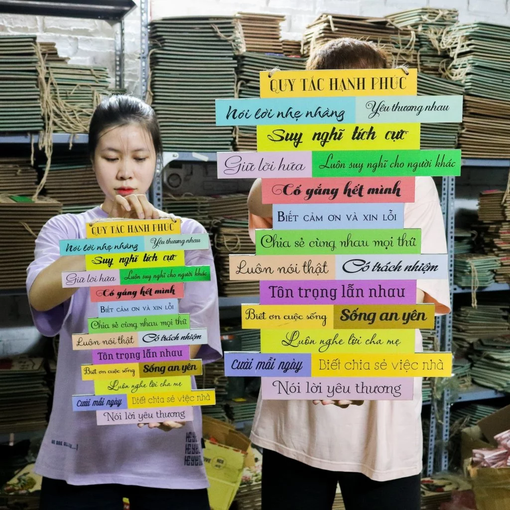 Làm thế nào để bảng gỗ decor hạnh phúc thực sự mang lại hạnh phúc cho không gian gia đình bạn?