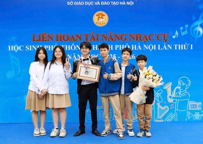 Cao Ph&uacute; Qu&yacute; coi &acirc;m nhạc l&agrave; h&agrave;nh tr&igrave;nh học thuật