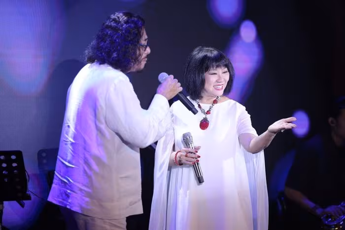 Khắc Triệu: 55 năm âm nhạc, MV ‘Khi’ đầu tiên cùng Cẩm Vân