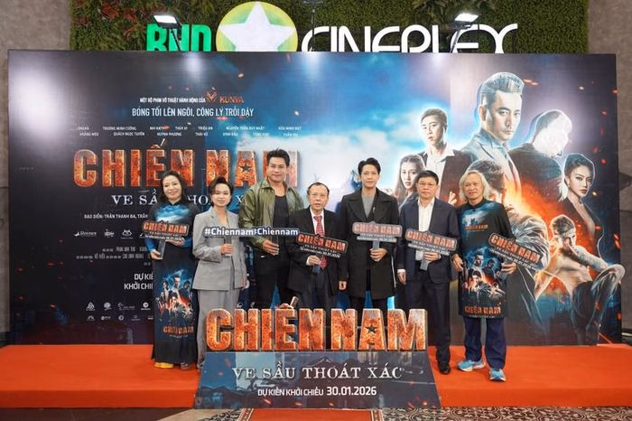 Khoảnh khắc cảm động giữa Chiến Nam v&agrave; Kim