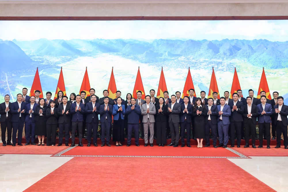 Thủ tướng v&agrave; c&aacute;c đại biểu dự cuộc l&agrave;m việc