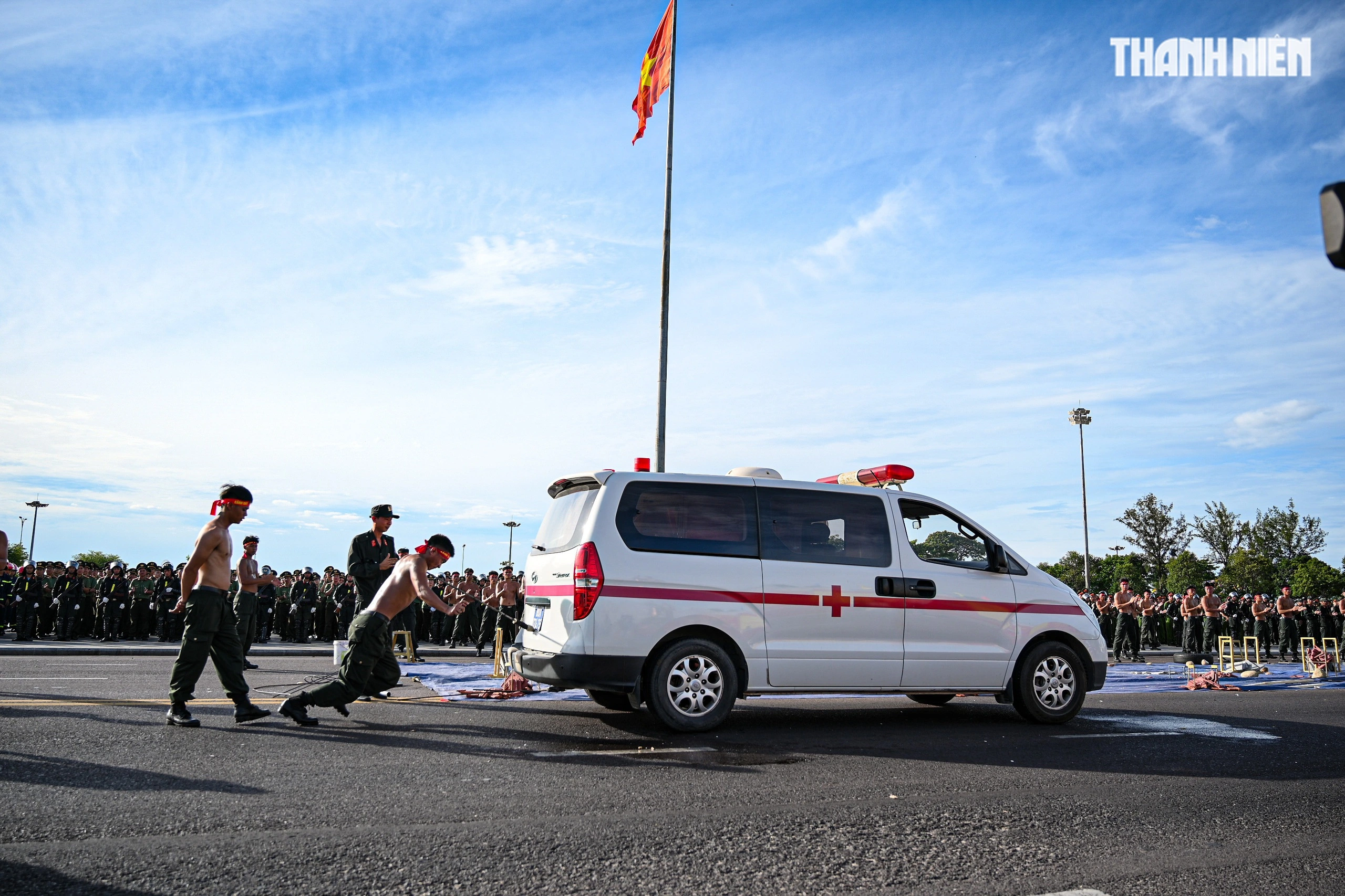 Công an Gia Lai ra quân tấn công trấn áp tội phạm Mãn nhãn với màn biểu diễn võ thuật trong lễ ra quân của Công an tỉnh Gia Lai- Ảnh 19.