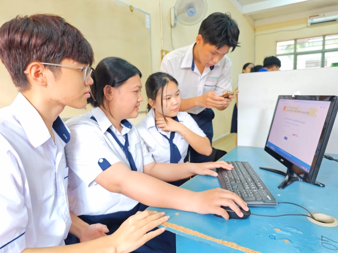 Điểm sàn xét tuyển Đại học Văn Lang giảm, nhiều ngành hot giảm từ 16 còn 15