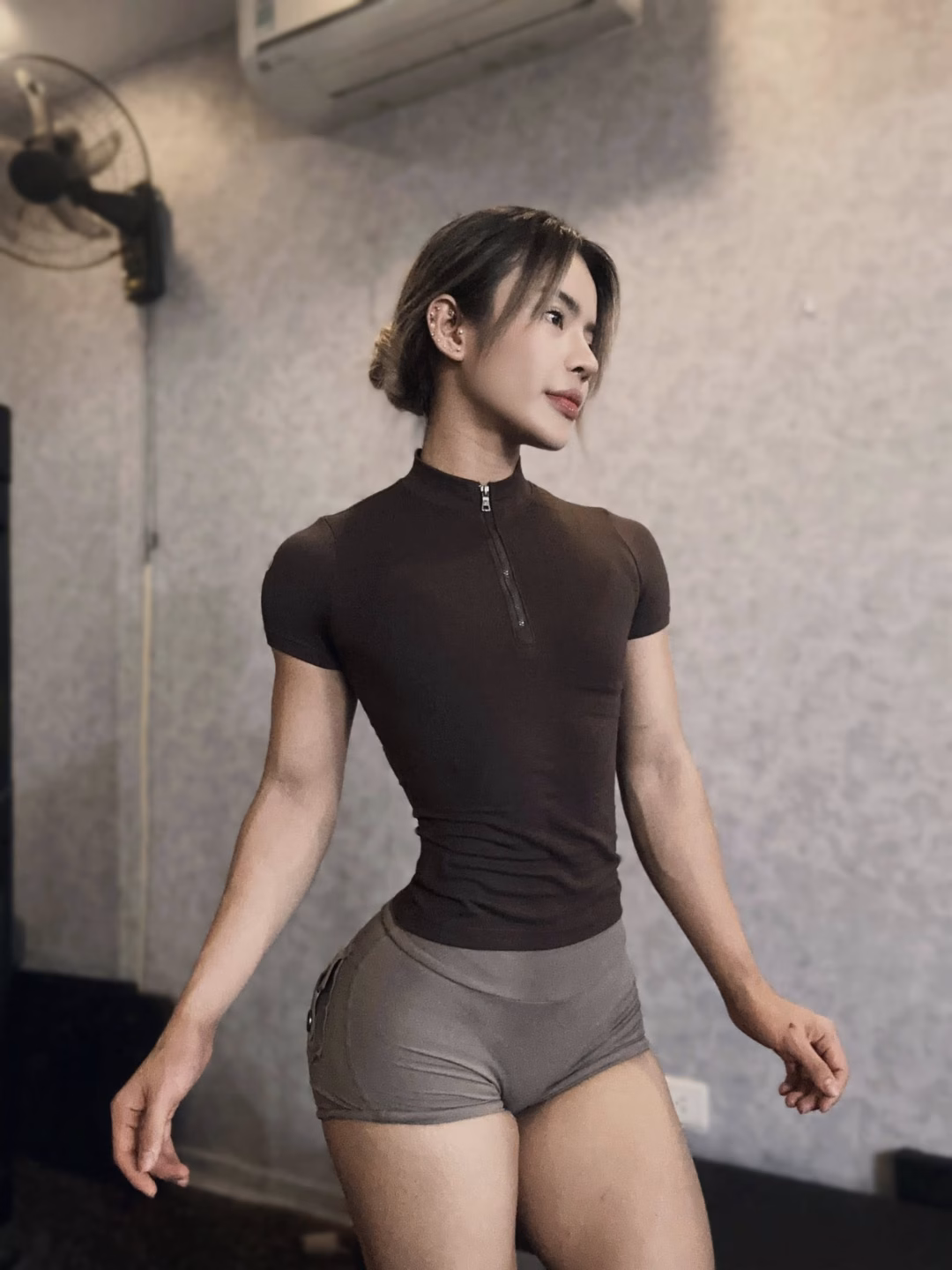 Hot girl thể hình Hà Nội tự tin khoe vòng 3 gần 1 mét, mời ghé nhà xem tận mắt CĐM ngỡ ảnh AI, nữ gymer sở hữu vòng 3 gần một mét đọc hẳn địa chỉ cho ai muốn xem trực tiếp- Ảnh 2.