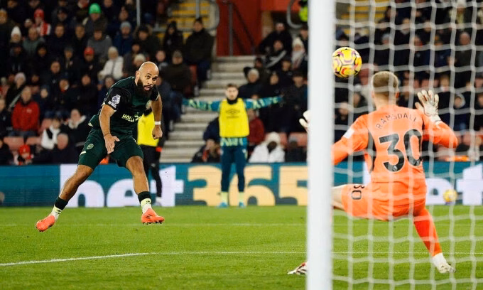 Man Utd trả 95 triệu USD để mua sao trẻ Cameroon từ Brentford