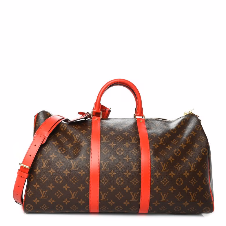 Á hậu Huyền My: Nữ hoàng phụ kiện với gout thẩm mỹ tinh tế Hành động xách túi hiệu đi đánh thể thao của cô như ngầm khẳng định: dù là sân bóng hay thảm đỏ, phong cách vẫn là điều không thể thiếu.