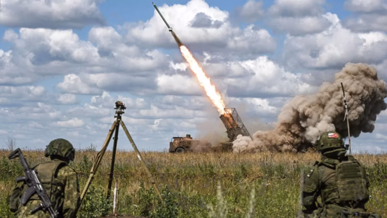 Thật phi lý - chuyên gia quân sự Mỹ phản ứng với quyết định của Nga về Ukraine