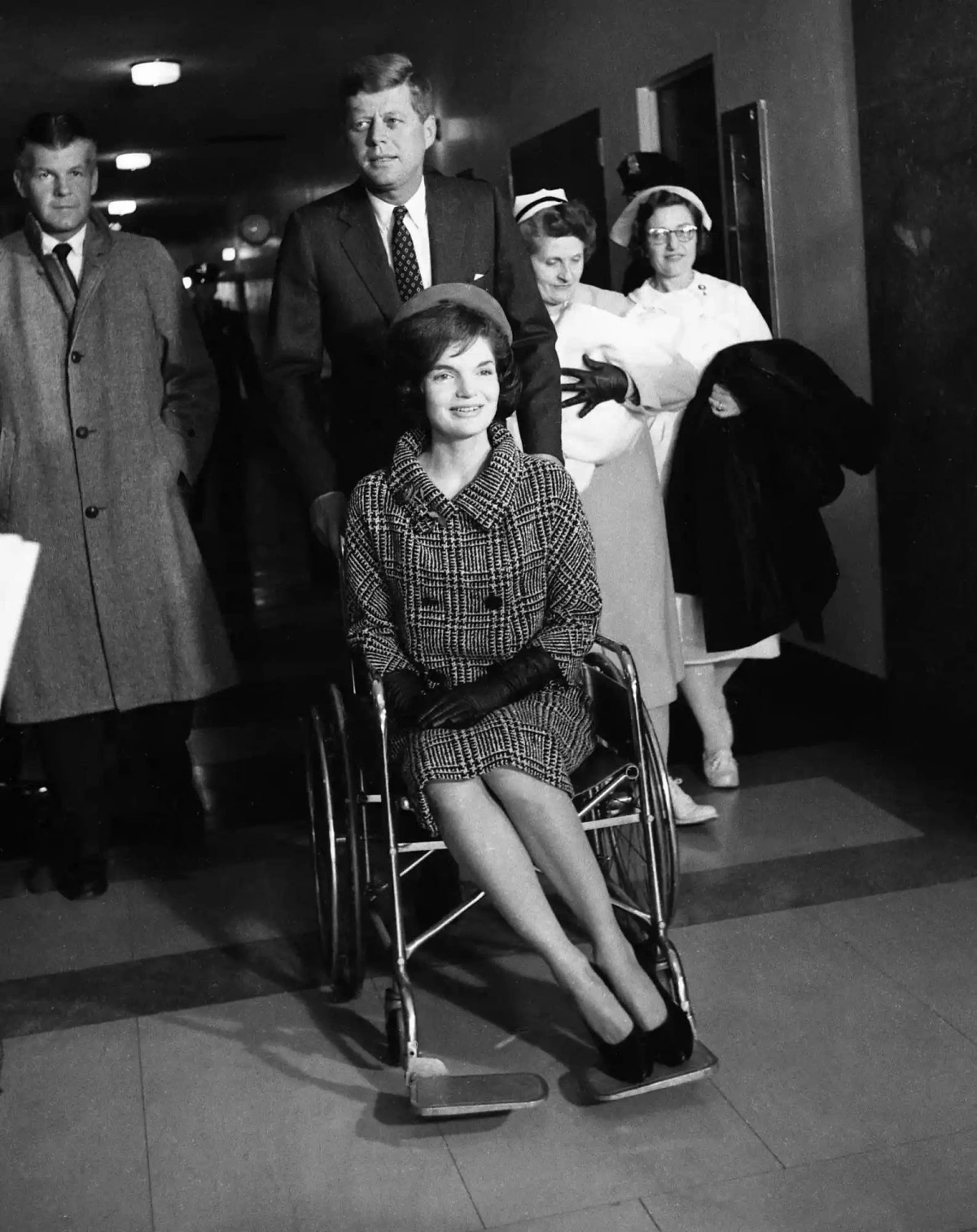 Phong cách bất hủ của Jackie Kennedy: Biểu tượng vẻ đẹp và trí tuệ của Đệ nhất Phu nhân Mỹ hé lộ những bức ảnh hiếm hoi của cựu đệ nhất phu nhân jackie kennedy hình ảnh 10