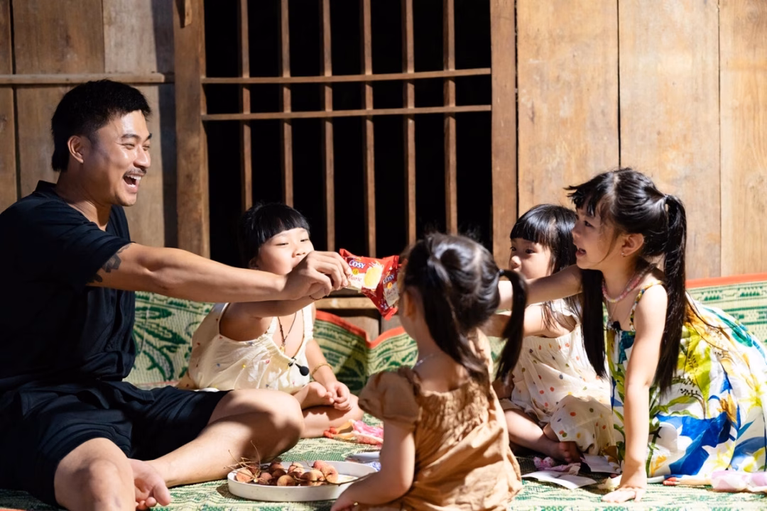 Bố ơi mình đi đâu thế?: Bố Duy Hưng và Neko Lê hào hứng ‘chinh chiến’ với 5 con