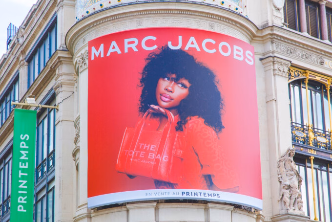 Tập đoàn LVMH muốn bán thương hiệu Marc Jacobs với giá 1 tỷ USD