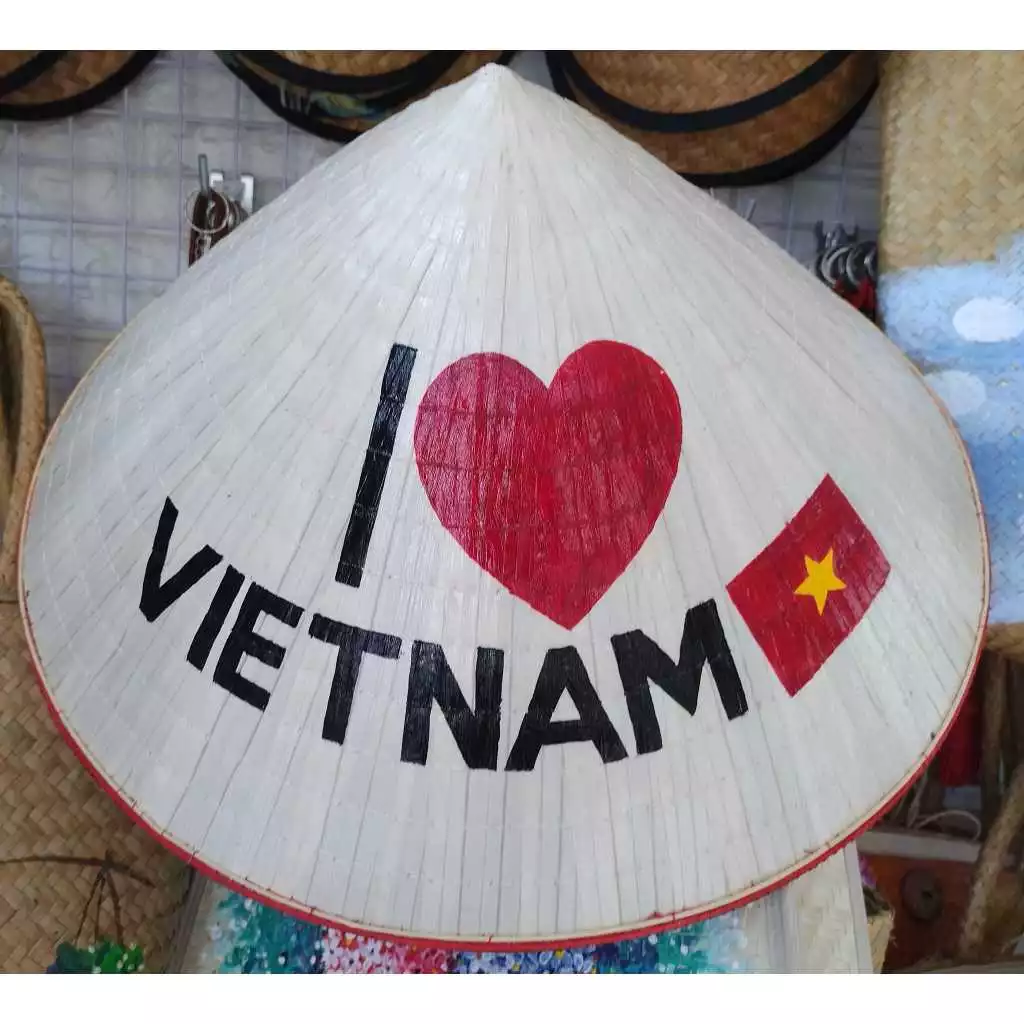 Làm thế nào chọn nón vẽ du lịch phù hợp cho bé khi đi chơi?