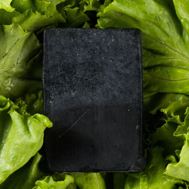 Tôi đã thử xà bông than tre để giảm mụn lưng, và đây là điều tôi nhận ra