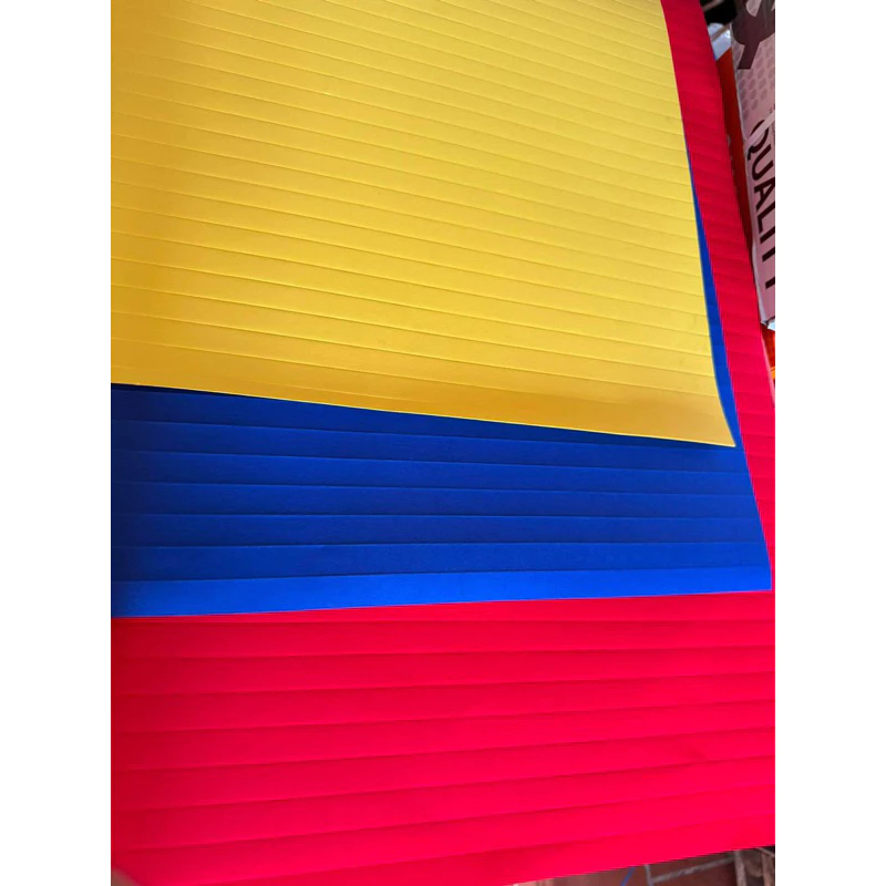 Làm thế nào để chọn giấy gấp quạt đỏ nhung trang trí phù hợp cho không gian Tết truyền thống?