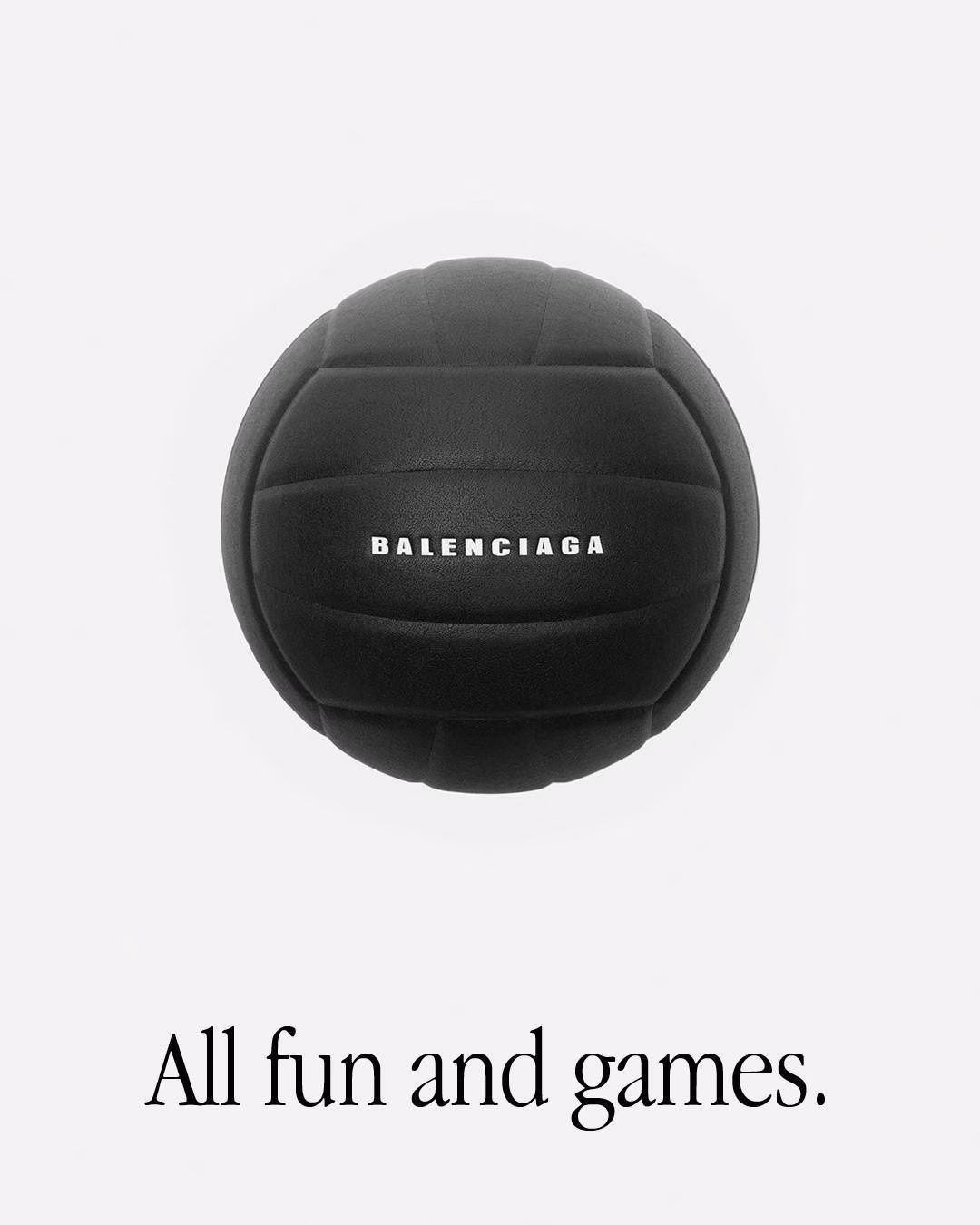 Balenciaga ra mắt d&ograve;ng sản phẩm qu&agrave; lưu niệm m&ugrave;a h&egrave; v&agrave; đồ d&ugrave;ng thời tiết - 7