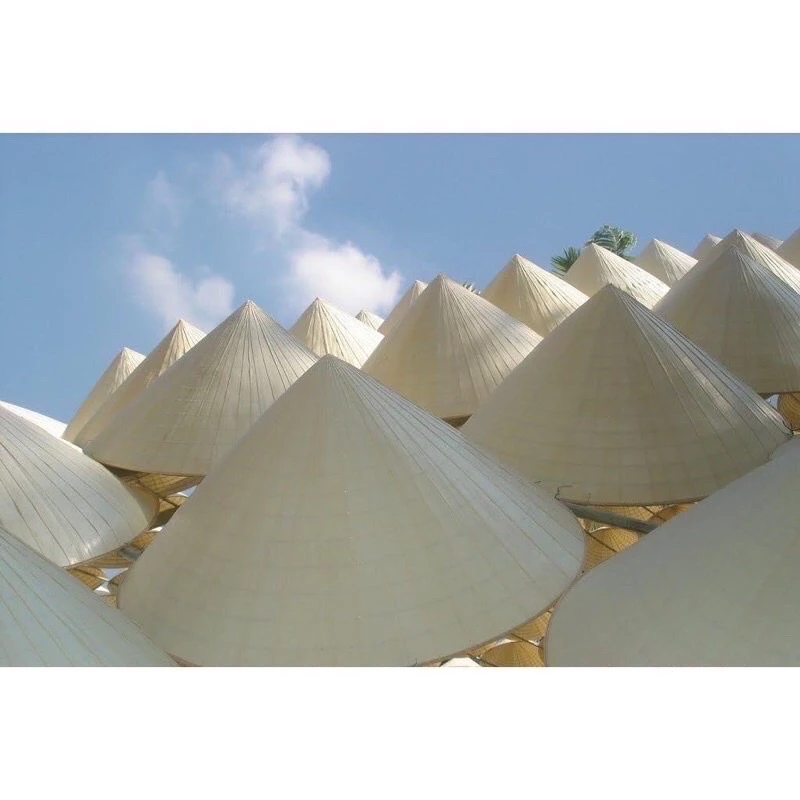 Mặc Nón Lá Huế Hàng Ngày, Tôi Đã Học Được Bí Quyết Bảo Quản Để Nó Không Bị Mất Hình