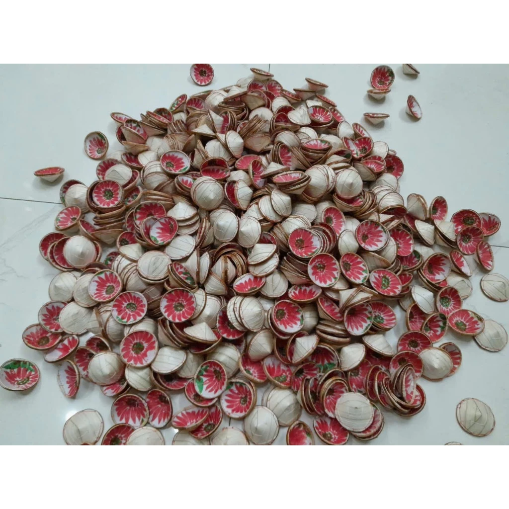 Làm thế nào để chọn cỡ nón lá phù hợp cho bé: Sai lầm mẹ thường mắc khi mua nón lá size mini cho con