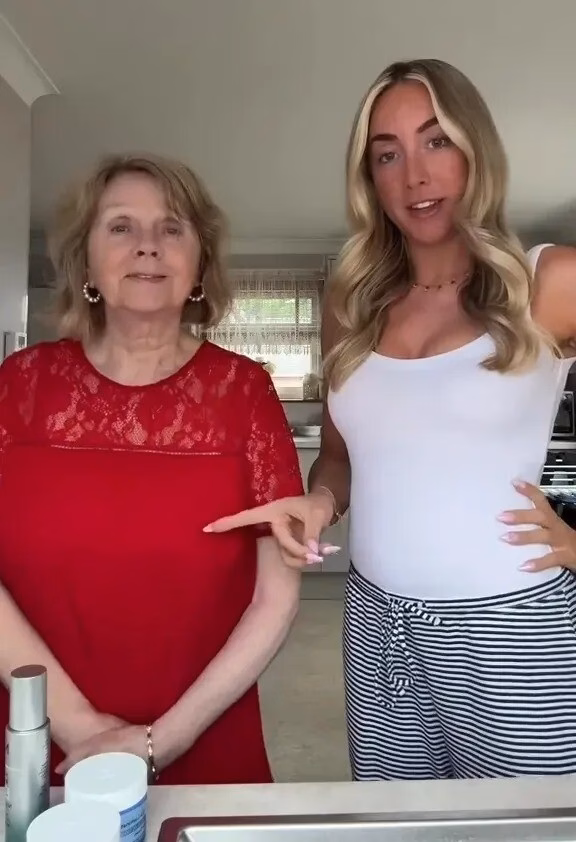 Bí quyết trẻ mãi không già của người phụ nữ 77 tuổi