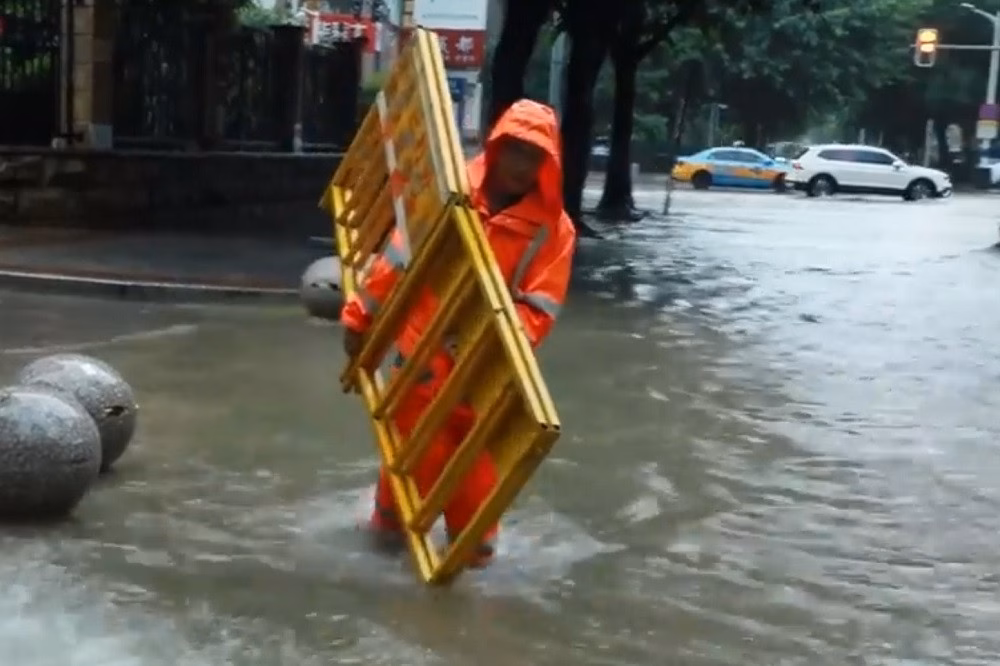 Phúc Châu ngập sâu, 25 người kẹt trong mưa lũ Ảnh: China News
