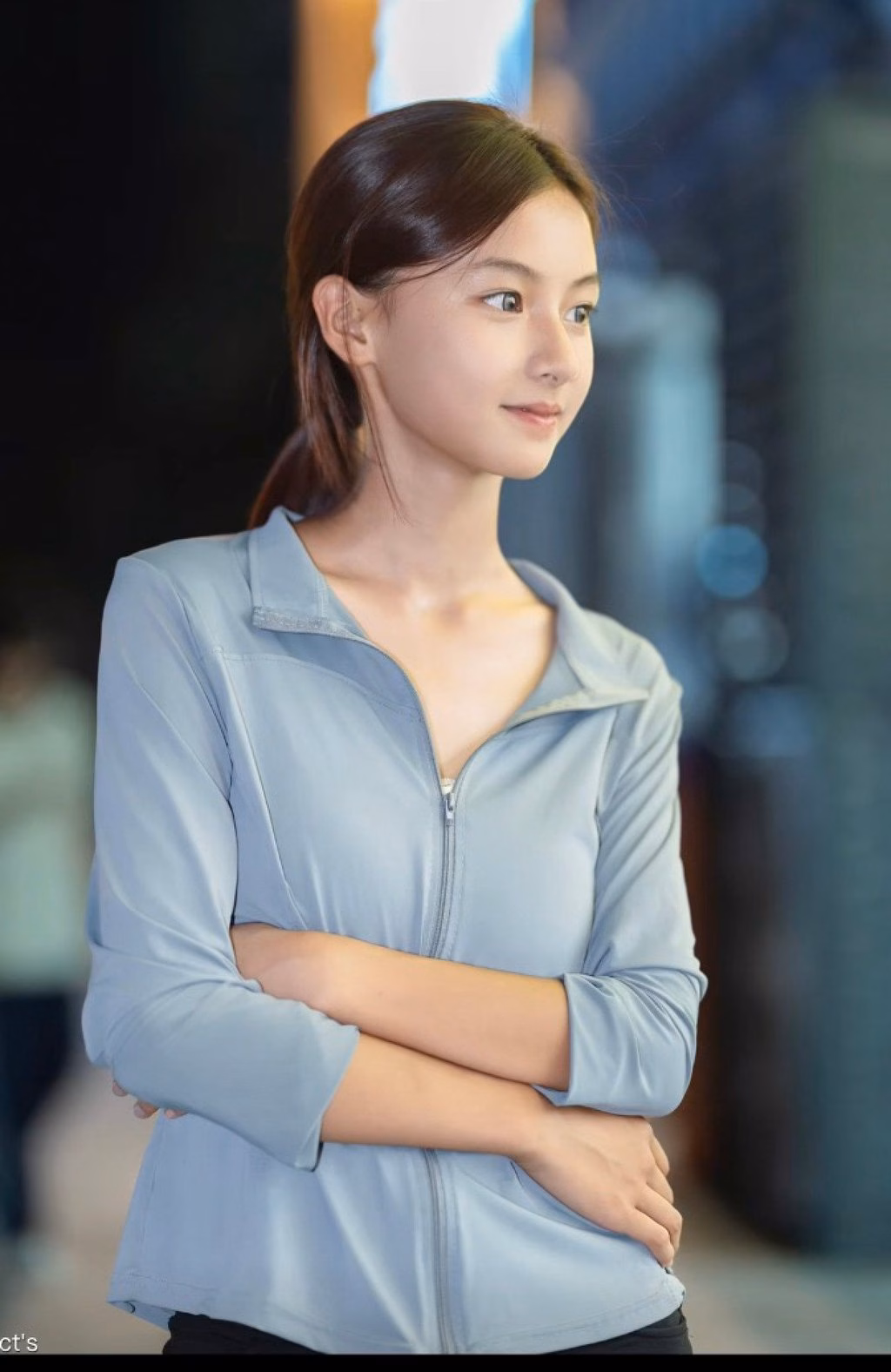 Cô gái Trung Quốc 15 tuổi bị chỉ trích vì giống sao nữ hàng đầu Cô bé tuổi teen nổi tiếng một cách vô tình