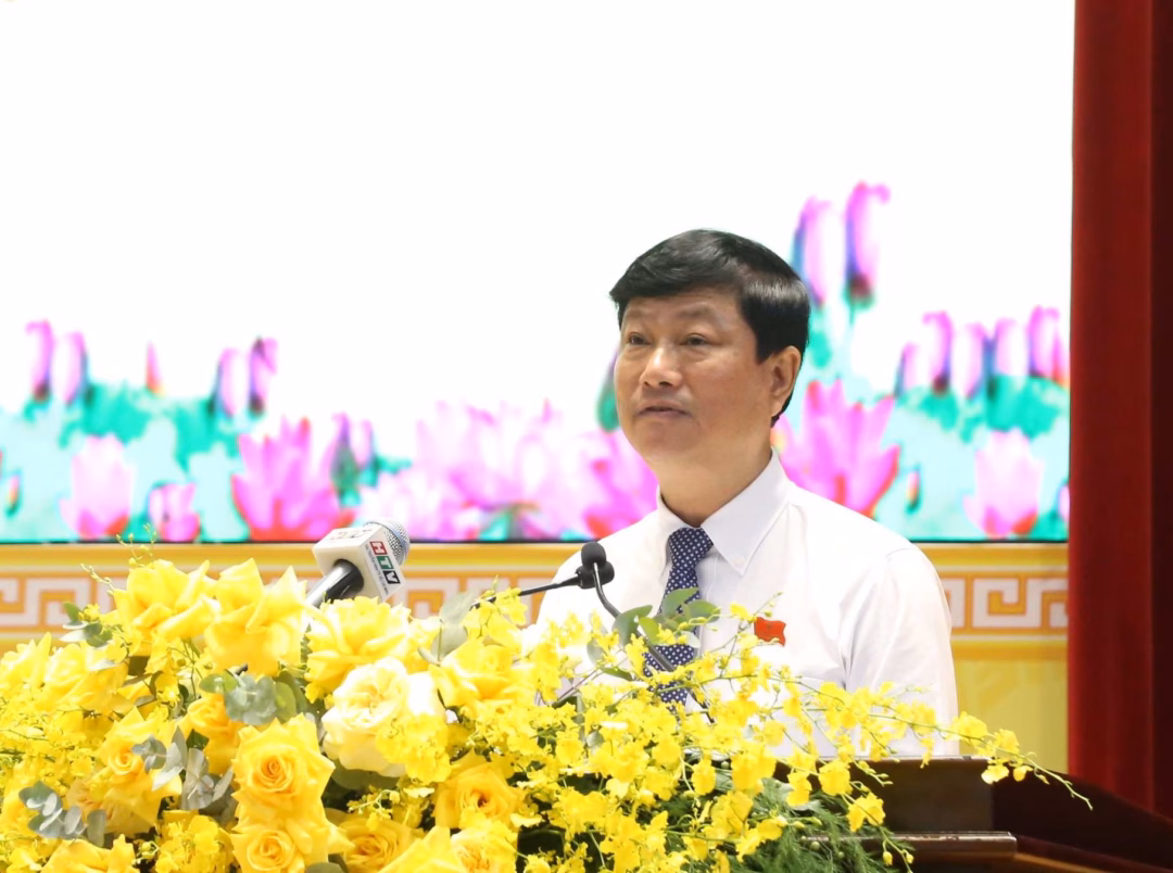 Kỳ họp thứ hai HĐND TPHCM: Ổn định tổ chức bộ máy, thúc đẩy phát triển kinh tế – xã hội Ông Võ Văn Minh - Chủ tịch HĐND TPHCM phát biểu tại kỳ họp. Ảnh: Đình Trọng