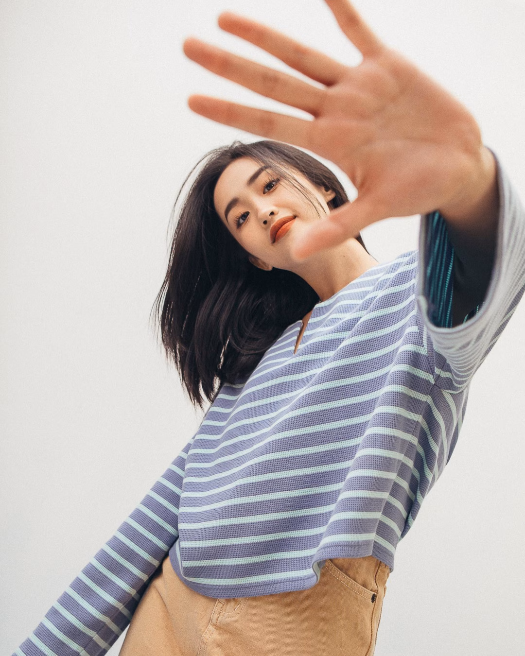 Lookbook của Libé bị chỉ trích vì phong cách thô sơ Hình ảnh của thương hiệu những năm 2018, 2019, 2020. Tính ứng dụng cao, sự thanh lịch của LIBÉ giúp xây dựng danh tiếng của một local brand hàng top có mặt ở cả 2 thành phố lớn.