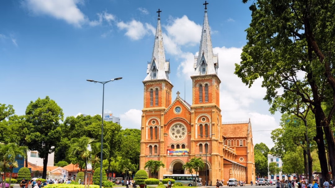 Phát triển du lịch xanh: Thách thức và cơ hội cho du lịch Việt Nam Các yếu tố ảnh hưởng đến hành vi lựa chọn điểm đến xanh của du khách tại khu vực Đông Nam Bộ