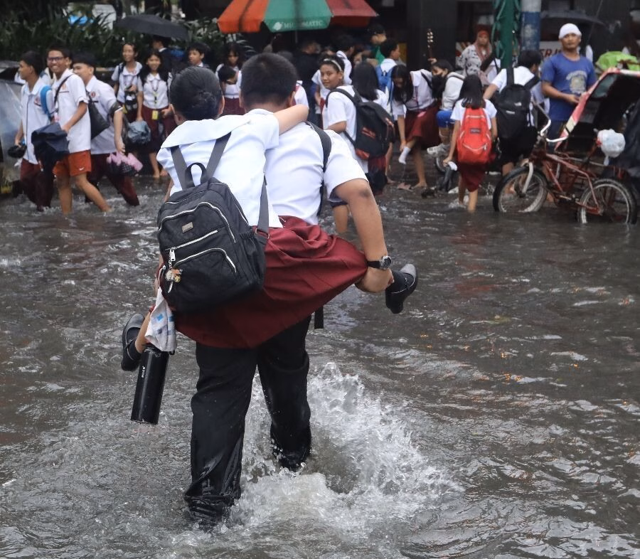 Philippines lên kế hoạch tổ chức học bù sau đợt mưa lũ kỷ lục