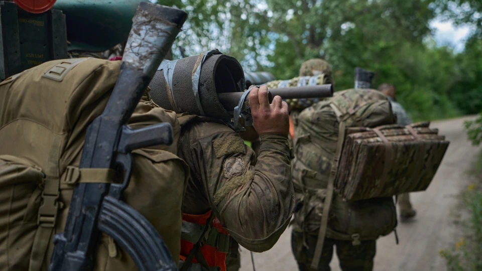 Quân đội Nga xâm nhập thành phố miền Đông Ukraine, tình hình chiến sự đang leo thang