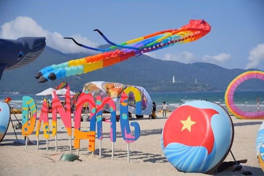 Quảng Ninh kêu gọi du khách ủng hộ du lịch Hạ Long sau tai nạn lật tàu Đà Nẵng mở mùa du lịch mới, hứa hẹn bùng nổ trải nghiệm cuối năm