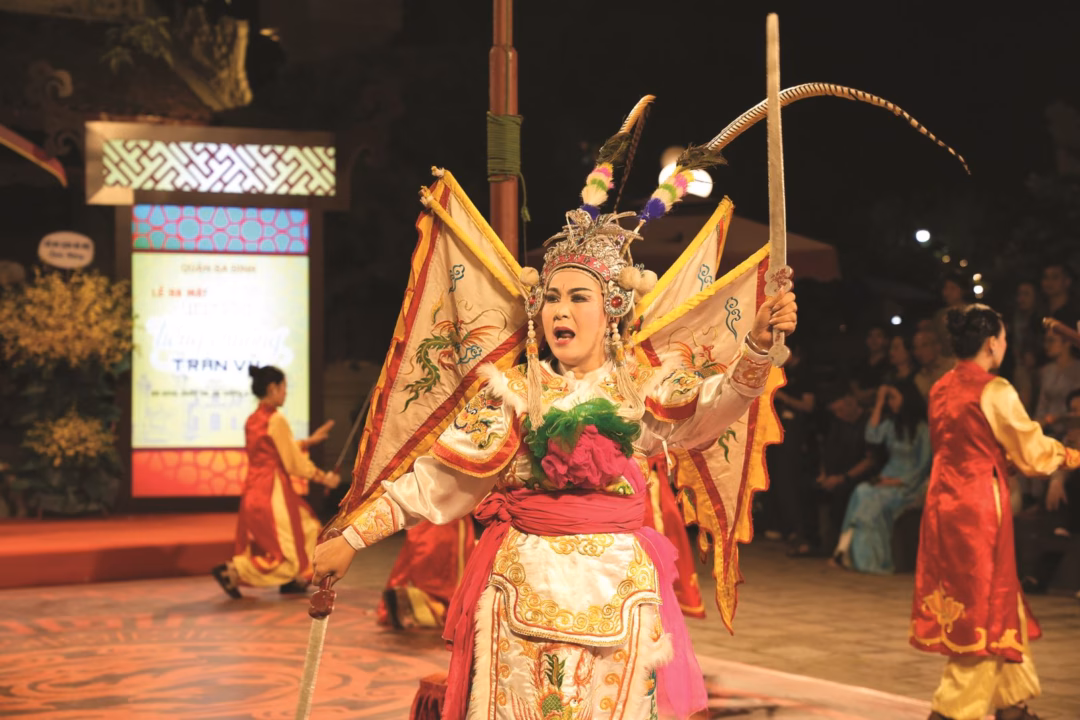 Tiếng chuông Trấn Vũ – Du lịch đêm linh thiêng bên Hồ Tây NSƯT Lộc Huyền xuất thần với màn tái hiện thần tích của Thánh Trấn Vũ