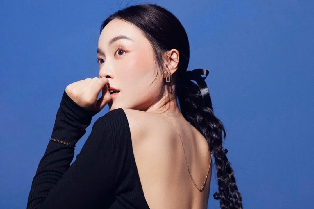 Hình tượng "nàng thơ" của Lê Hà Trúc sụp đổ sau khi bị loạt đối tác cũ bóc phốt thái độ. Ảnh: Lê Hà Trúc/Instagram.