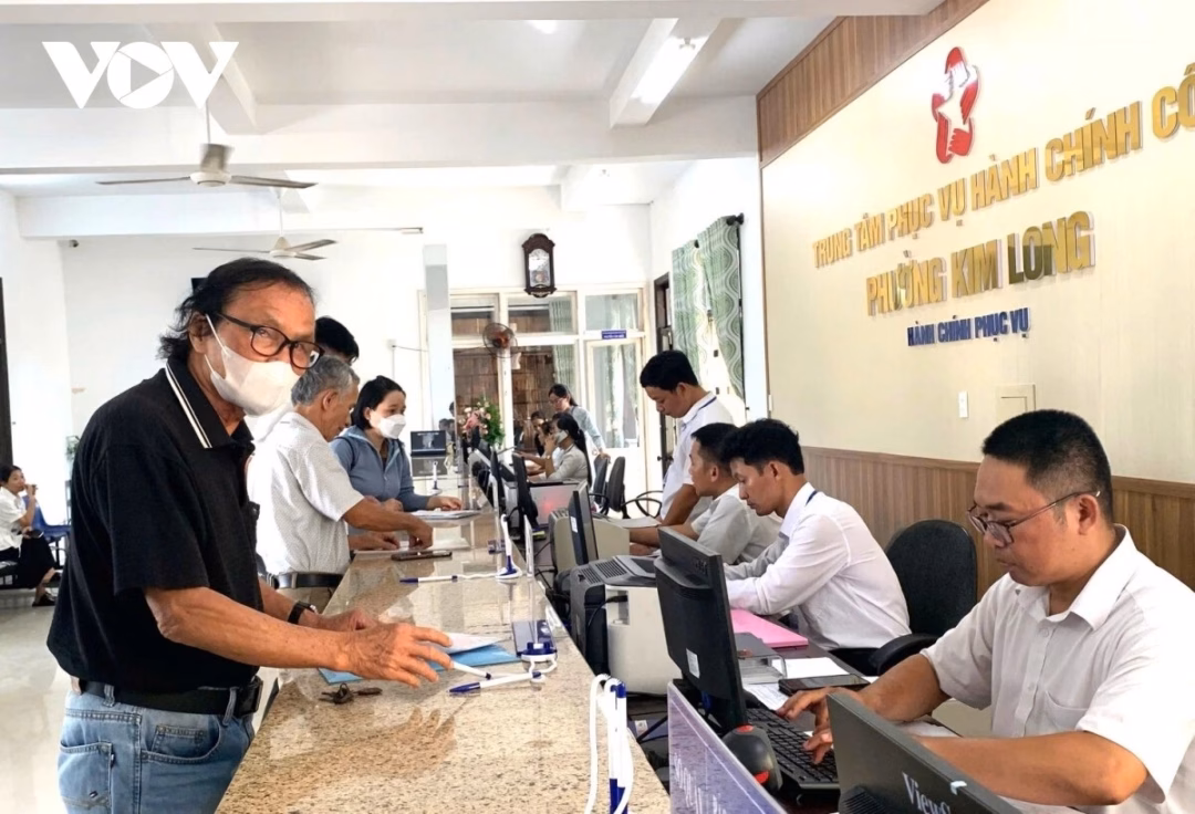 Cán bộ tỉnh phải về nơi làm mới: Đề xuất mô hình chi nhánh giải quyết hồ sơ online