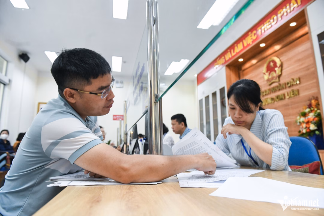 Nhiều cán bộ, công chức xin nghỉ việc sau khi đi vào hoạt động chính quyền 2 cấp