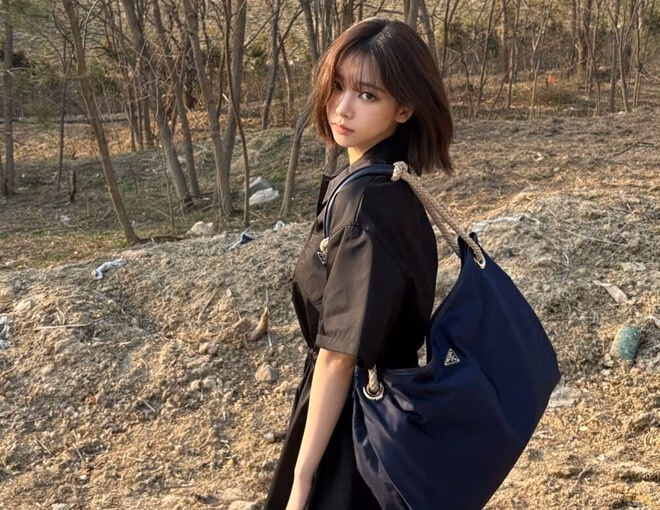 Phong cách Karina: Cách phối đồ tông đen đa dạng và cá tính của nữ ca sĩ aespa