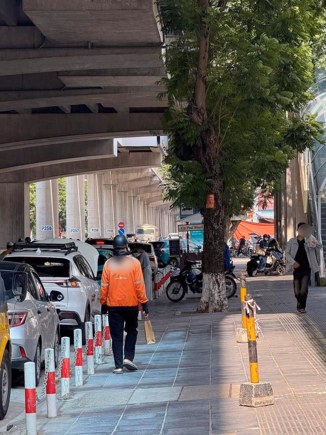 Shipper mất xe 21 triệu đồng khi đi làm, dân mạng cùng chung tay giúp anh vượt qua khó khăn