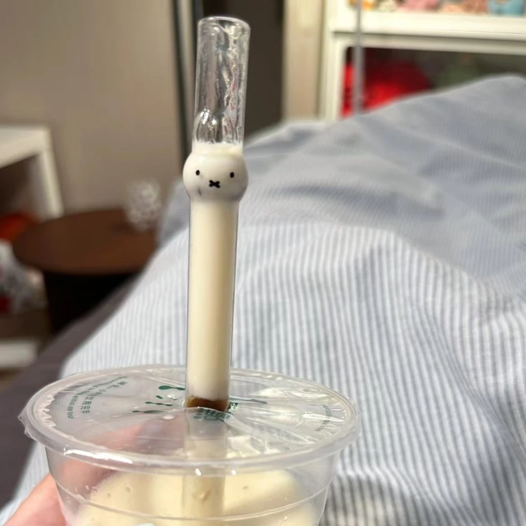 Tại sao ống hút thủy tinh borosilicate lại là lựa chọn thông minh cho trà sữa yêu thích của bạn?