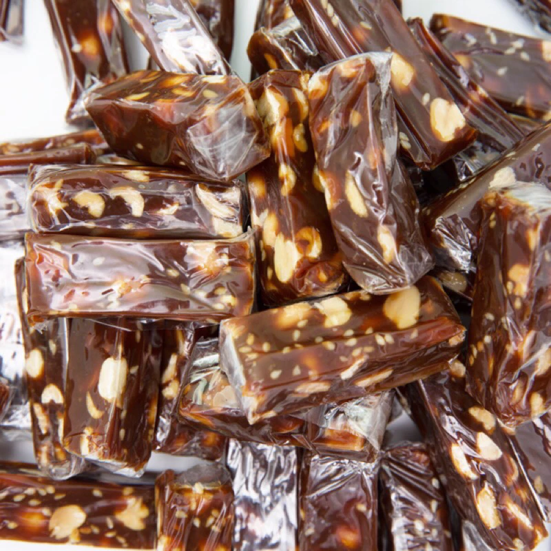 Tại sao kẹo chuối mè gừng lại là món ăn vặt hoàn hảo cho những ngày mưa ở miền Tây?