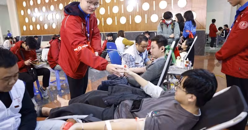 Chủ Nhật Đỏ 2026: Cầu gọi hiến máu khẩn cấp khi thiếu máu cận Tết