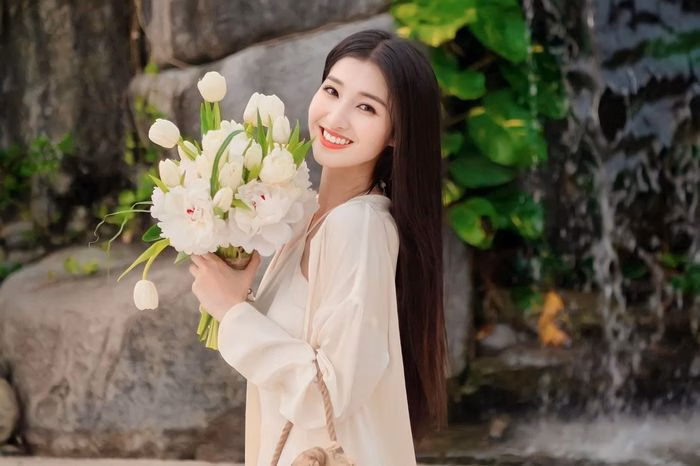 Phương Nhi v&agrave; Minh Ho&agrave;ng tại lễ ăn hỏi