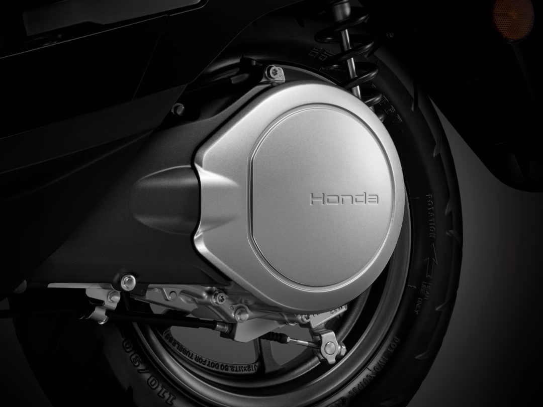 Mô‑tơ điện 6 kW tích hợp tại bánh sau Mô‑tơ điện 6 kW tích hợp tại bánh sau