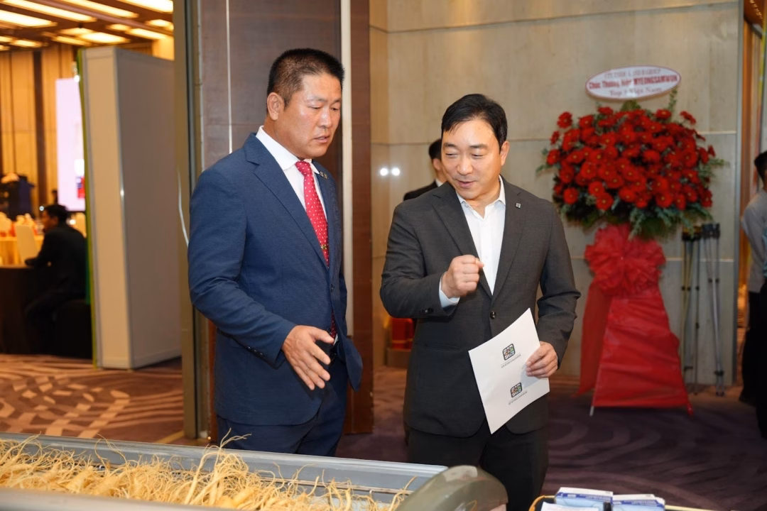 Thương hiệu hồng sâm Hàn Quốc Myeong Samwon ra mắt người tiêu dùng Việt - 2 Chủ tịch Hiệp hội Nông nghiệp Nhân sâm Anseong chia sẻ quy trình canh tác 6 năm tuổi