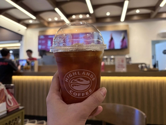 Tr&agrave; thạch vải tại Highlands Coffee, phường T&acirc;n Thuận, TP HCM